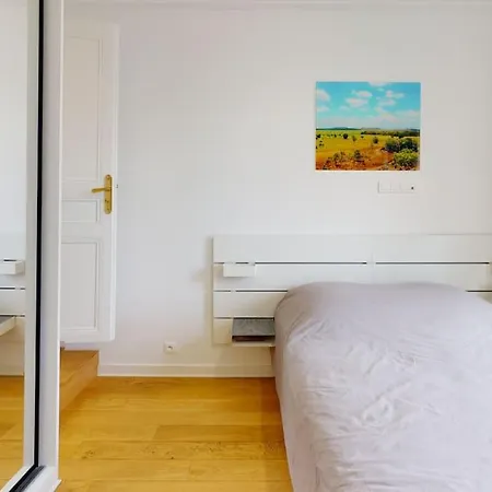 Вилла Grande Maison Dans Avec Jardin Париж