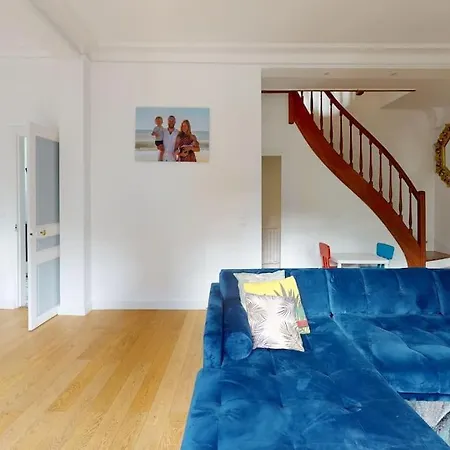 Вилла Grande Maison Dans Avec Jardin Париж